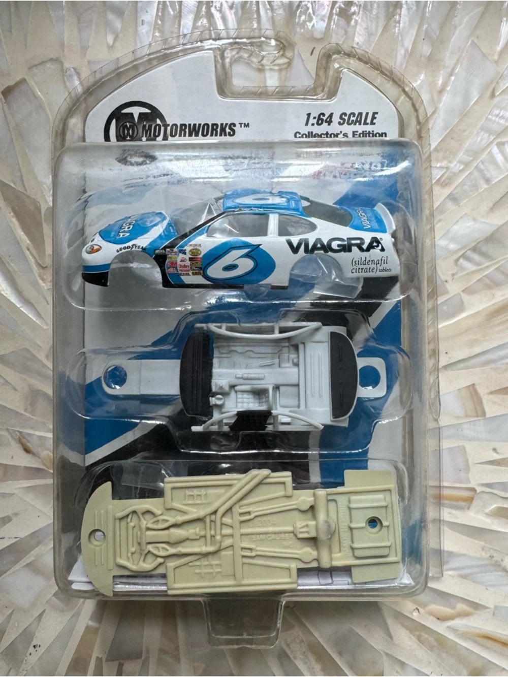 Mark Martin #6 Blue Tablet Racing 1:64 Motorworks Diecast Model Kit NASCAR Seal